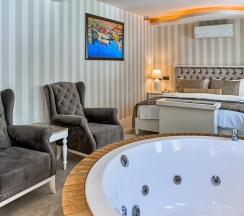 Двухместный люкс Premium двуспальная кровать в Salonika Suites