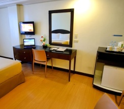 Одноместный номер Deluxe двуспальная кровать в Fersal Hotel Neptune Makati