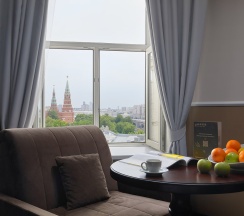 СУПЕРИОР С ВИДОМ НА КРЕМЛЬ в МИРРОС Отель Москва Кремль