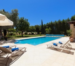 Вилла Superior с 3 комнатами с видом на бассейн в Aphrodite Hills Residences Superior Villas