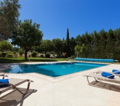 Вилла Superior с 3 комнатами с видом на бассейн в Aphrodite Hills Residences Superior Villas