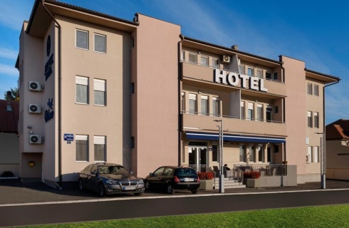 Сербия, Яково: Отель Airport Garni Hotel Belgrade