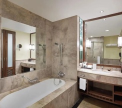 Двухместная студия с видом на город (двуспальная кровать) в The Davis Bangkok Hotel