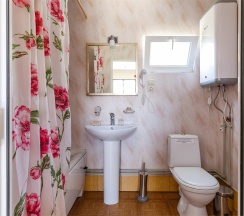 Номер «Улучшенный семейный» в коттедже, 3-х местный, однокомнатный в Виктория