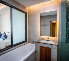 Двухместный номер Deluxe с видом на море двуспальная кровать в Samui Bayview Resort & Spa
