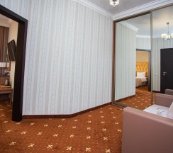 Номер первой категории "Комфорт с балконом" в Mari