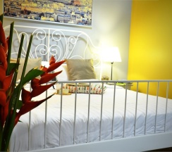 Номер Standard с красивым видом из окна в Goodfellas Thong Lor Hostel