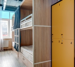 Кровать в 4-х местном общем номере в Roomy Hostel