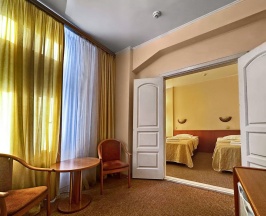 2-местный 2-комнатный номер комфорт с 2 односпальными кроватями в Smart Hotel KDO Новосибирск