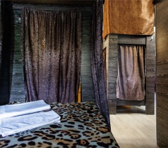 Общий номер до 20 гостей с двухъярусными кроватями (Мужской) в Dom hostel