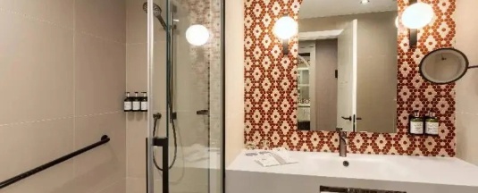 Четырёхместный номер Standard c 1 комнатой в Senator Gran Vía 70 Spa Hotel