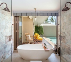Двухместная вилла Pool Beach двуспальная кровать в Devasom Khao Lak Beach Resort & Villas