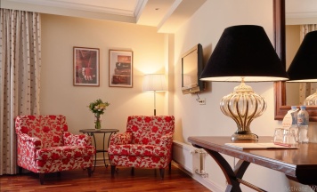 Полулюкс с двуспальной кроватью в Cosmos St. Petersburg Olympia Garden Hotel