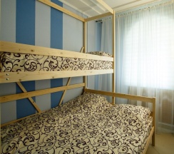 Номер эконом семейный с 1 односпальной и 1 двухъярусной кроватями в I hostel