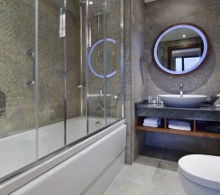 Двухместный люкс c 1 комнатой двуспальная кровать в DoubleTree by Hilton Hotel Istanbul - Piyalepasa