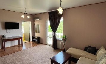 Полулюкс двухкомнатный  без балкона вид во двор в Дени Дельмар