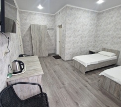 Четырёхместный номер Superior с балконом в Премьер-Сухум