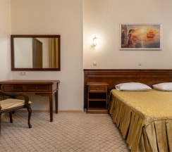 Люкс Классический (Двухкомнатный 3-х местный номер ) в Odeon