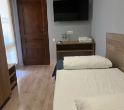 Пятиместное шале рядом с пляжем в Отель BlackSeaHotel Ldzaa