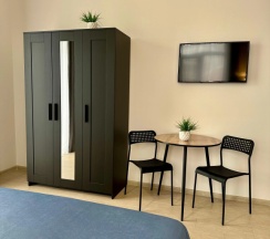 Двухместный люкс с балконом и с красивым видом из окна двуспальная кровать в Людмила