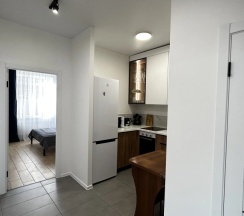 Апартаменты Comfort с 3 комнатами с видом на город в Апартаменты WHITE APARTMENT рядом с центром