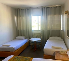 Четырёхместный номер Standard двуспальная кровать в Aquamarine Hotel