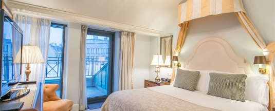 Премиум с террасой King в Four Seasons Hotel Lion Palace St. Petersburg