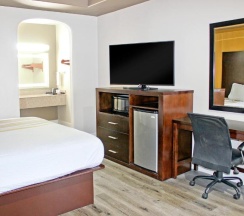 Двухместный люкс двуспальная кровать в Palacio Royale Inn Houston NW Beltway 8