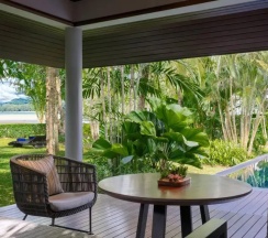 Двухместная вилла Larger c 1 комнатой с балконом и oceanfront двуспальная кровать в Phuket Marriott Resort And Spa, Nai Yang Beach