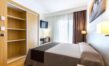 Двухместный номер с видом на бассейн 2 отдельные кровати в Отель Acapulco
