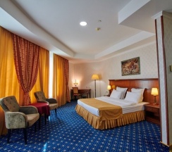 Двухместный номер Standard с красивым видом из окна двуспальная кровать в Grand Hotel Victory