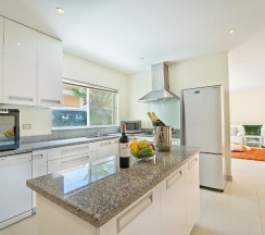 Вилла с 4 комнатами в Tropicana Pool Villa
