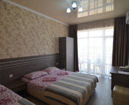 Трёхместный номер Standard с балконом в Laza plaza