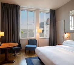 Двухместный номер с видом на Кёльнский собор двуспальная кровать в Hilton Cologne