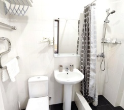 Люкс с балконом и с красивым видом из окна в Camelia