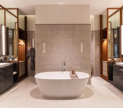 Двухместный люкс Executive с видом на бассейн двуспальная кровать в Villa Deva Resort & Hotel Bangkok