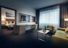 Двухместный люкс Business с красивым видом из окна двуспальная кровать в Wyndham Garden Astana