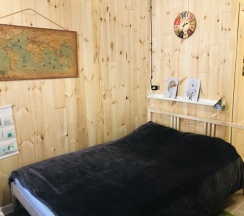 Уютный номер в стиле лофт в Neptunea