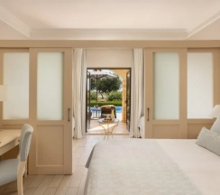 Семейный номер Standard с видом на море в Aphrodite Hills Hotel