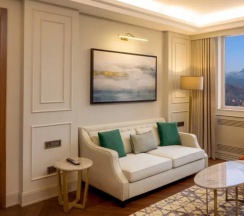 Двухместный клубный люкс Executive с видом на горы двуспальная кровать в Sheraton