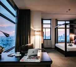 Одноместный люкс с видом на реку в Grand Howard Hotel Bangkok