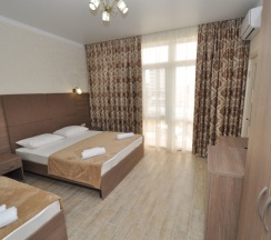 Полулюкс 3х-местный с балконом в Легенда