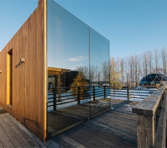 Зеркальный дом Премиум с ванной в Резиденция Северное Сияние