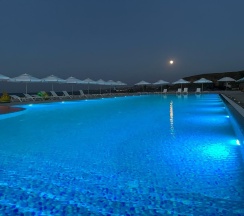 4-местный 2-комнатный номер люкс семейный в Ника