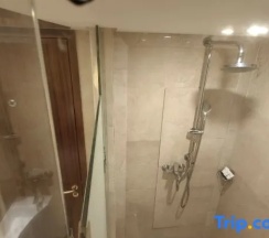 Двухместный семейный номер Superior с видом на море двуспальная кровать в Jinghai Hotel & Resort
