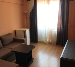 двухкомнатный номер с балконом и видом на море в AlexHome