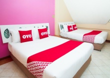 Двухместный семейный люкс двуспальная кровать в OYO 534 Phasuk Hotel