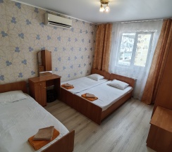 Трёхместный номер 3.7 в Море