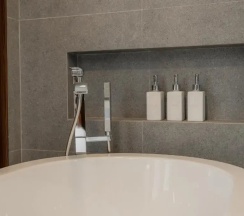 Двухместный номер с ванной Premier двуспальная кровать в The Proud Karon Beach Phuket Trademark Collection By Wyndham