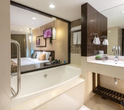 Двухместный номер Deluxe с видом на море двуспальная кровать в A-One Pattaya Beach Resort